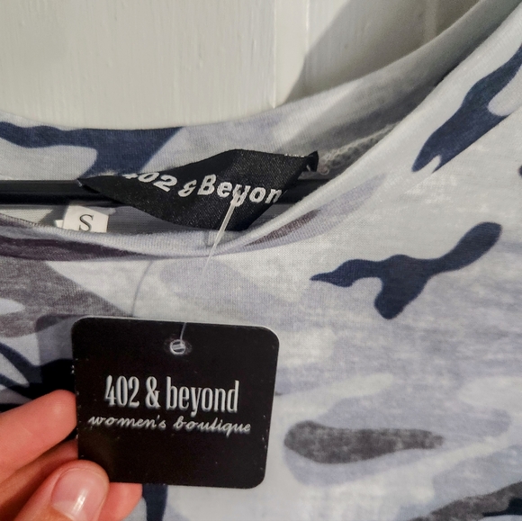 NWT Boutique Cold Shoulder Camo Top - Long Sleeve - Picture 3 of 4